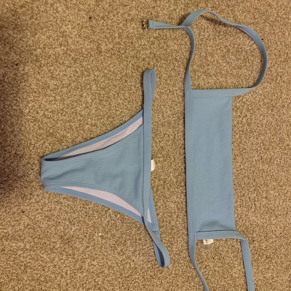 Blue bikini - Picture 1 of 4